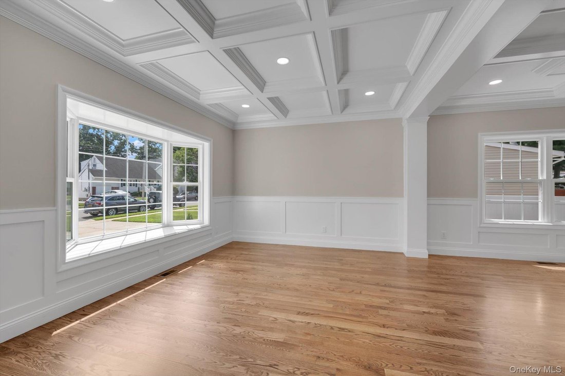 House in East Meadow, New York, United States 3 - 18655045