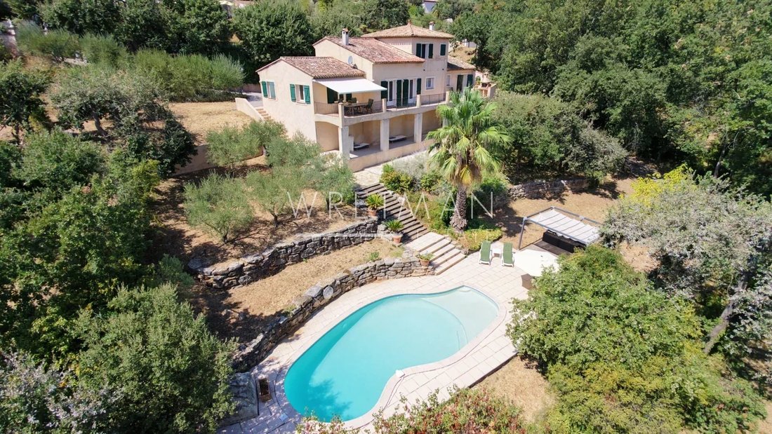 Villa in Le Cannet-des-Maures, Provence-Alpes-Côte d'Azur, France 1 - 16292317