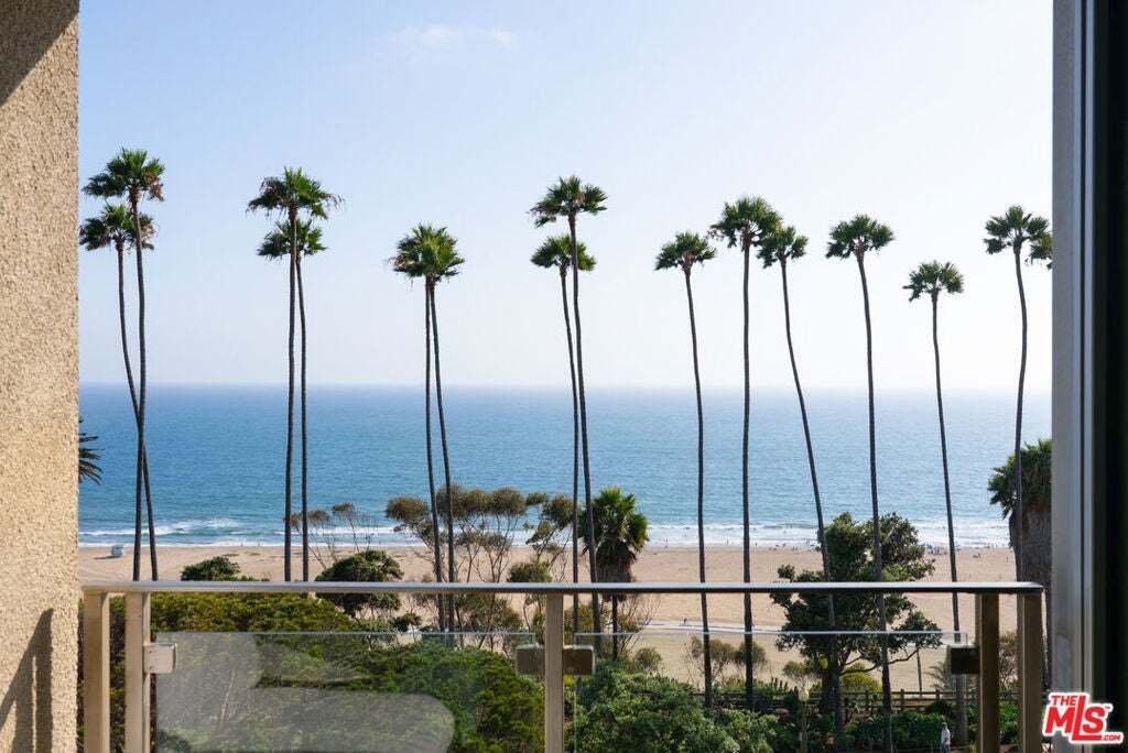 Condo in Santa Monica, California, United States 5 - 18689775