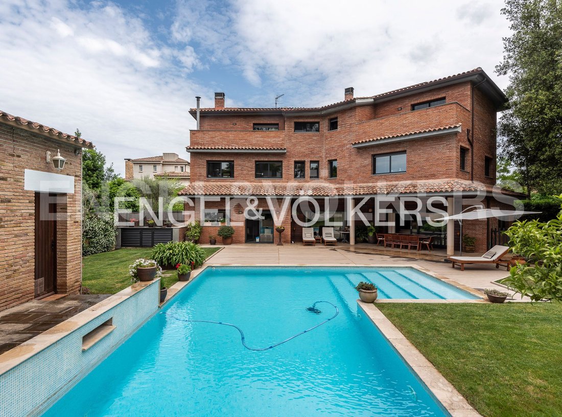 Maison à Sant Cugat del Vallès, Catalogne, Espagne 2 - 17952492