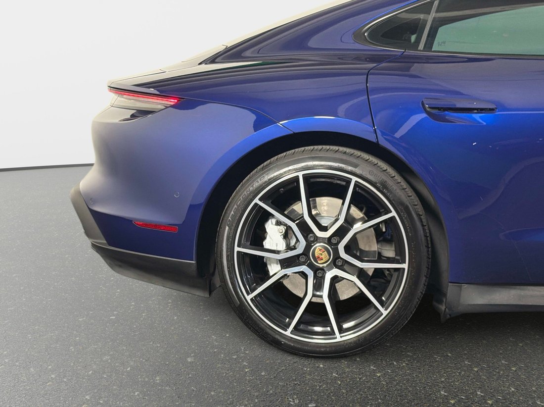 Sedan in Pompano Beach, FL, United States 4 - 18691244