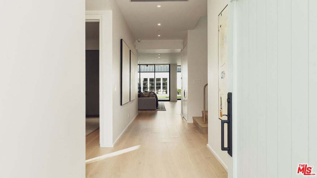 House in Los Angeles, California, United States 3 - 18689780