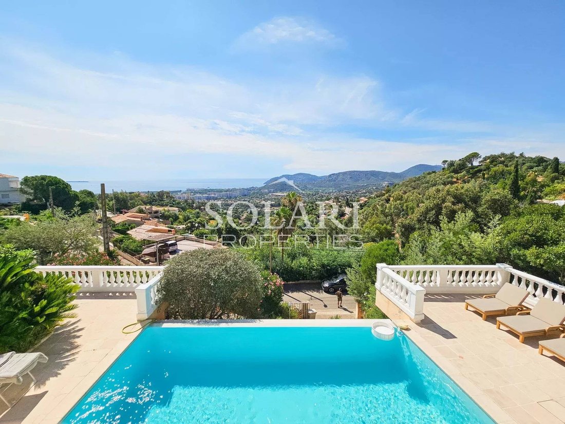 Villa in Les Termes, Mandelieu-la-Napoule, France 1 - 15998525