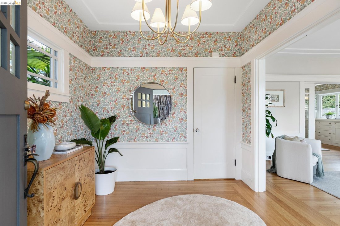 House in Oakland, California, United States 3 - 18689693
