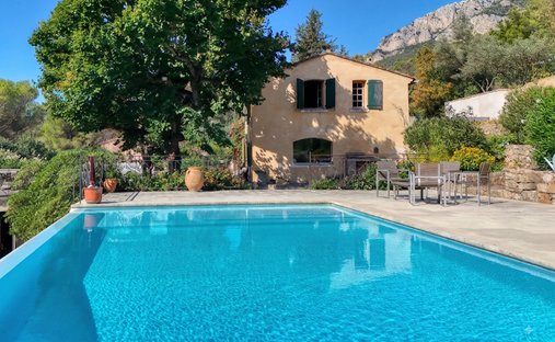 Villa a Le Faron-Fort-Rouge, Tolone, Francia 1