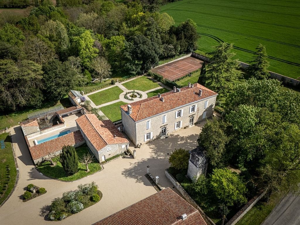 Estate in Grissais-Gros Noyer, Fontenay-le-Comte, France 2 - 18691172
