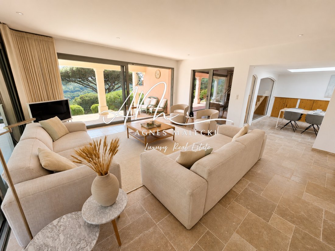 Estate in La Croix-Valmer, Provence-Alpes-Côte d'Azur, France 4 - 18687450