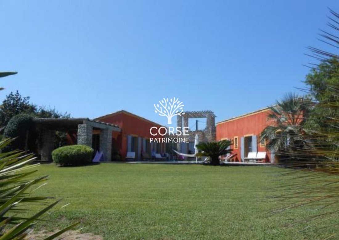 Villa a Bonifacio / Bunifaziu, Corsica, Francia 1 - 18689230