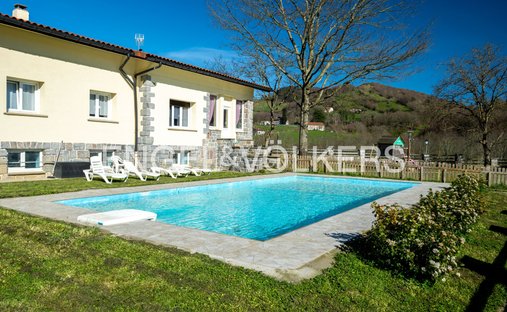 House in Bidania-Goiatz, Basque Country, Spain 1