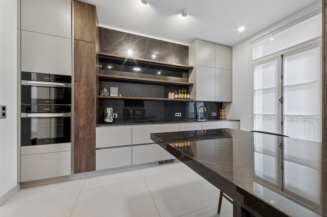 Apartment in Porte Dauphine, Paris 16e Arrondissement, Paris 4 - 18683789