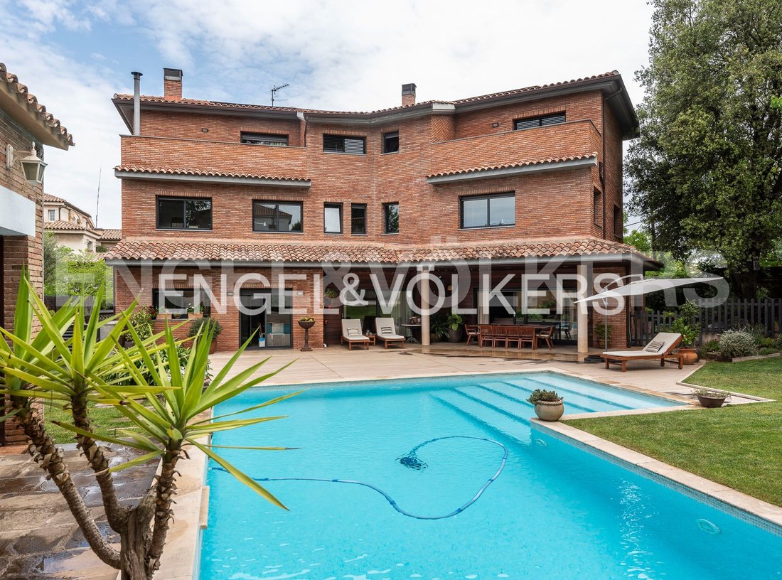 Maison à Sant Cugat del Vallès, Catalogne, Espagne 1 - 17952492