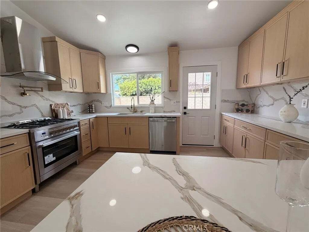 House in Orange, California, United States 3 - 18022754