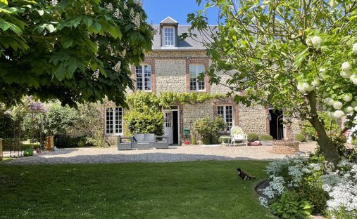 Villa in Saint-Pierre-en-Port, Normandy, France 1