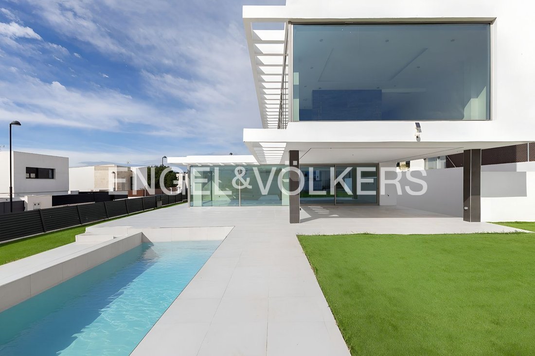 House in Torrent, Valencian Community, Spain 2 - 17244073