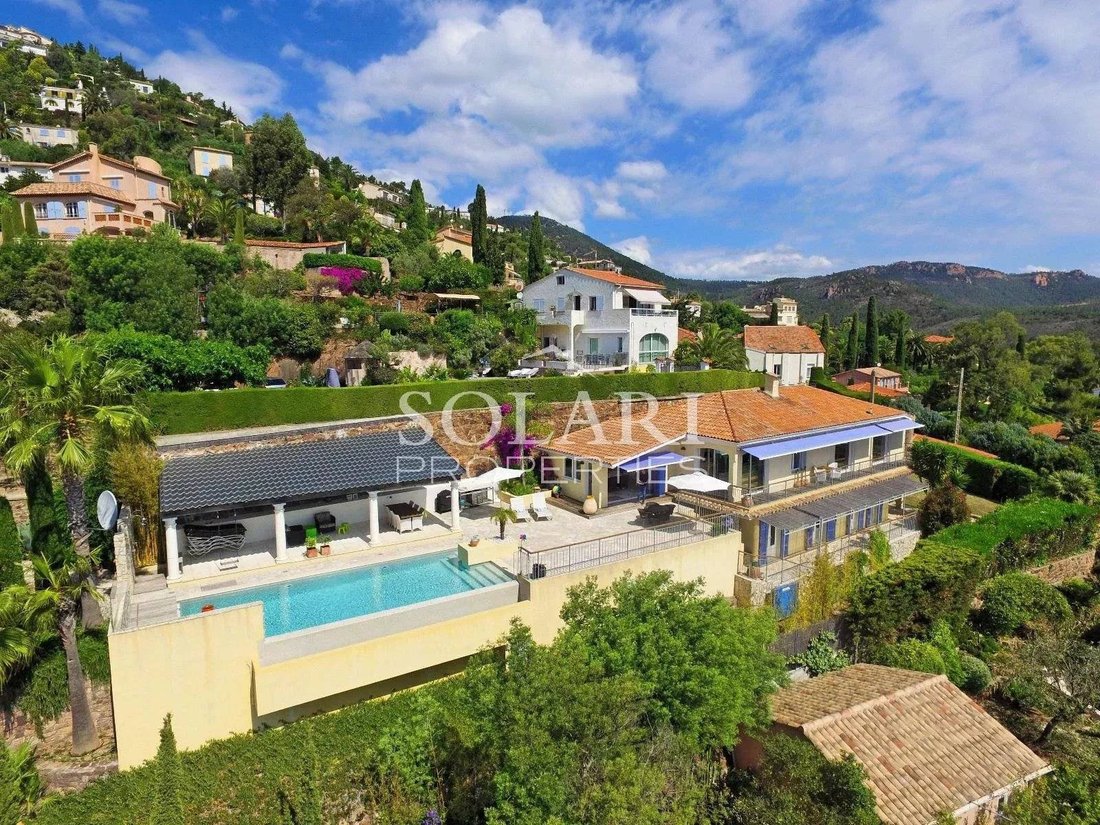 Villa in Théoule-sur-Mer, Provence-Alpes-Côte d'Azur, France 4 - 15664287