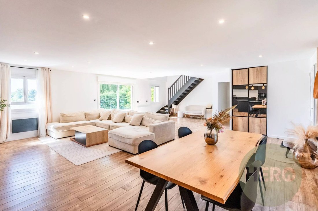 House in Montfort-l'Amaury, Ile-de-France, France 3 - 18008978