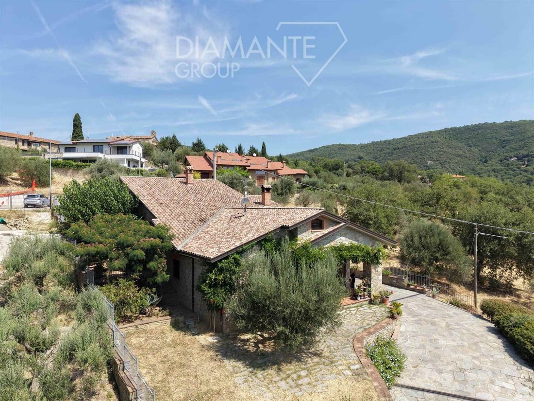Villa in Passignano sul Trasimeno, Umbria, Italy 4 - 18691075