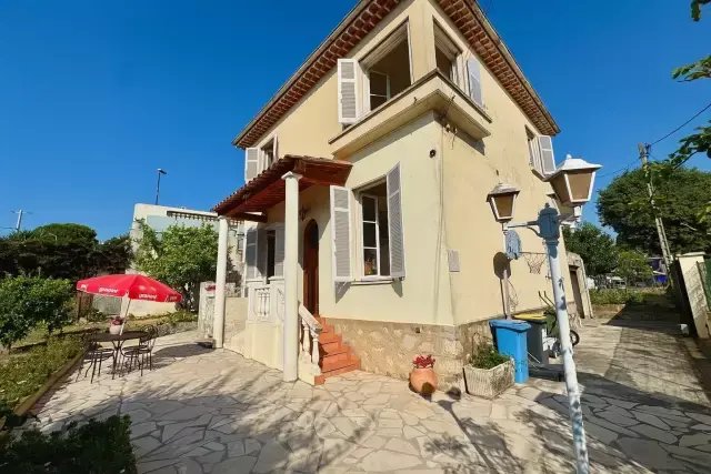House in Maurice Jeanpierre, Le Cannet, France 3 - 16886799