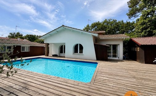Villa à Arès, Nouvelle-Aquitaine, France 1