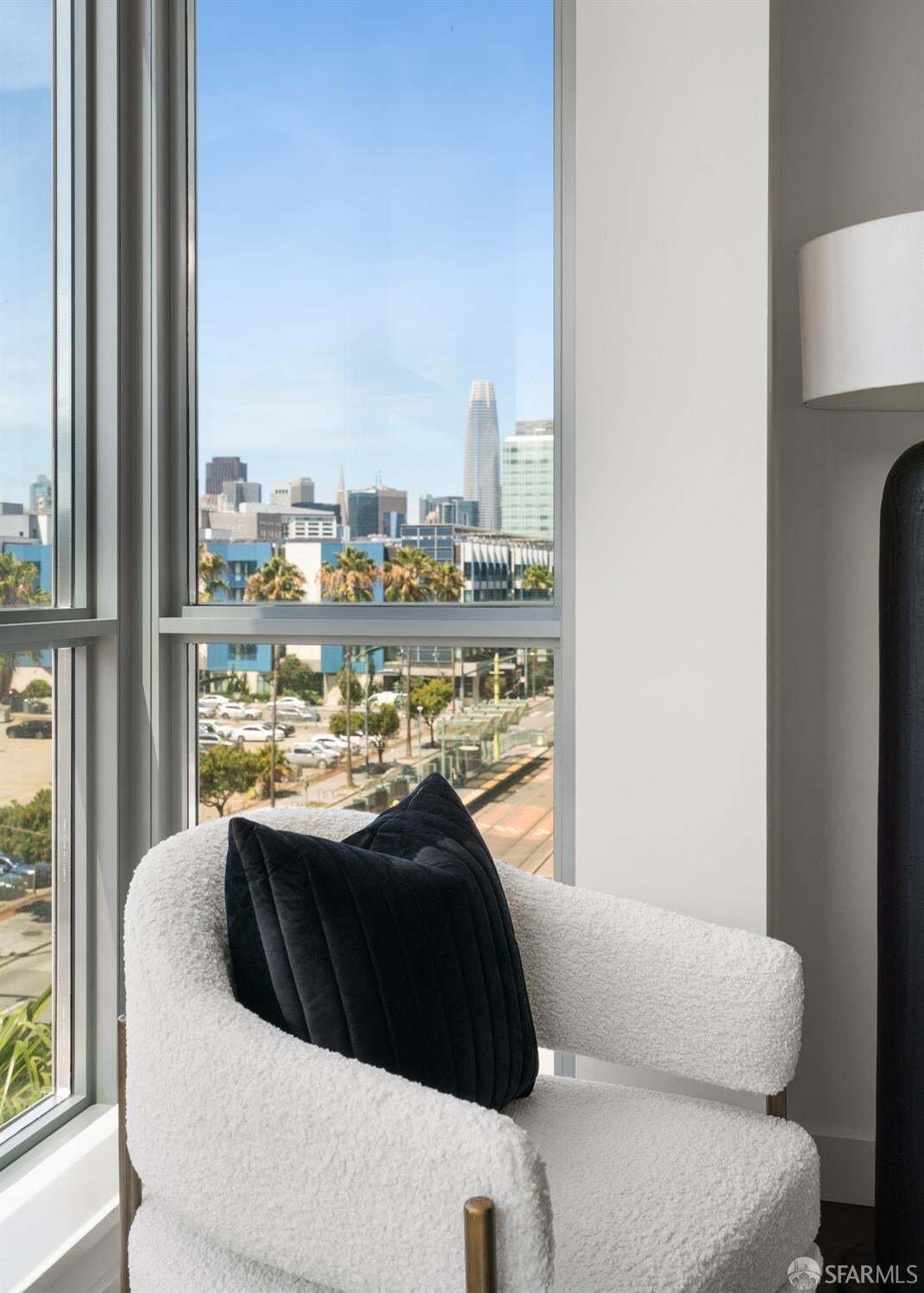 Condo in San Francisco, California, United States 3 - 18689274