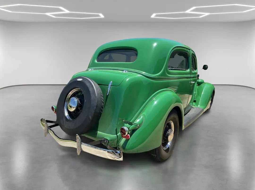 Coupe in Lomita, CA, United States 5 - 16833846