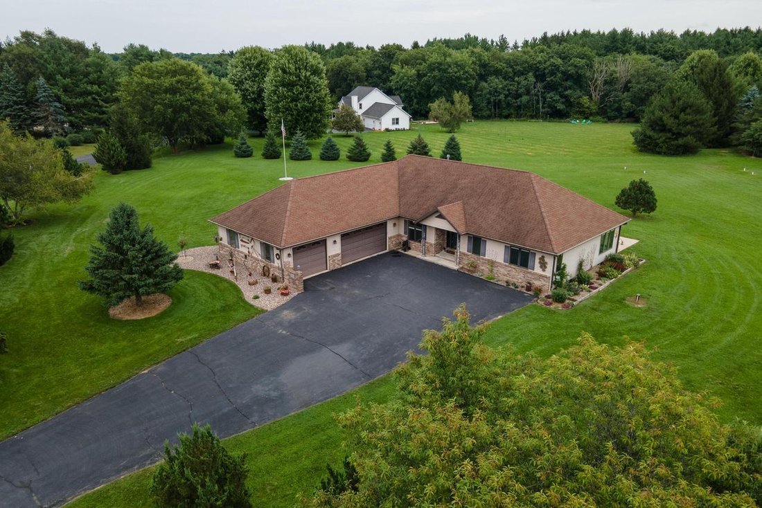 House in Lauderdale Lakes, Wisconsin, United States 1 - 18687054