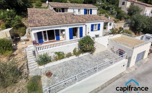 House in Aguillon, Toulon, France 1