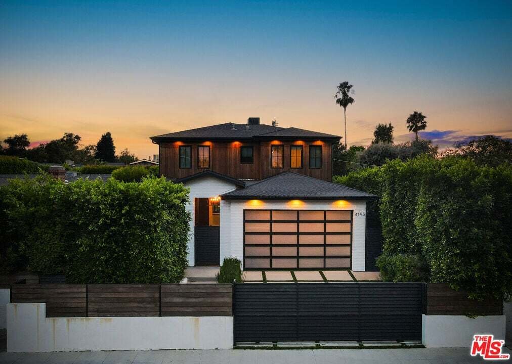 House in Los Angeles, California, United States 1 - 18689772