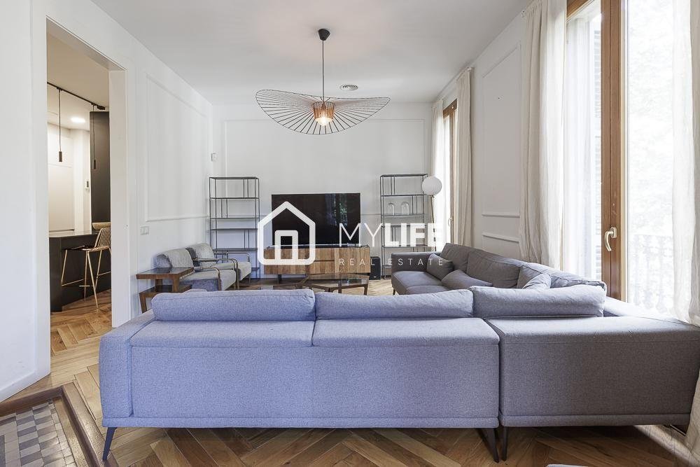 Appartement à Eixample, Barcelone, Espagne 4 - 18691055