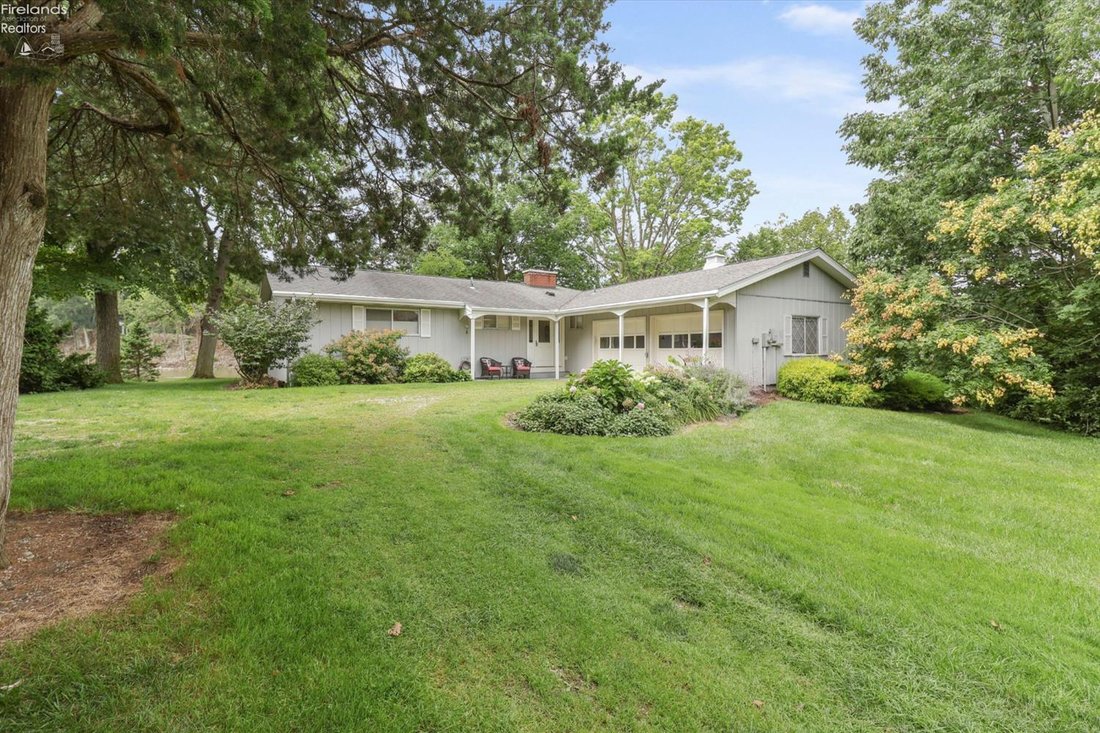 House in Port Clinton, Ohio, United States 1 - 18687704