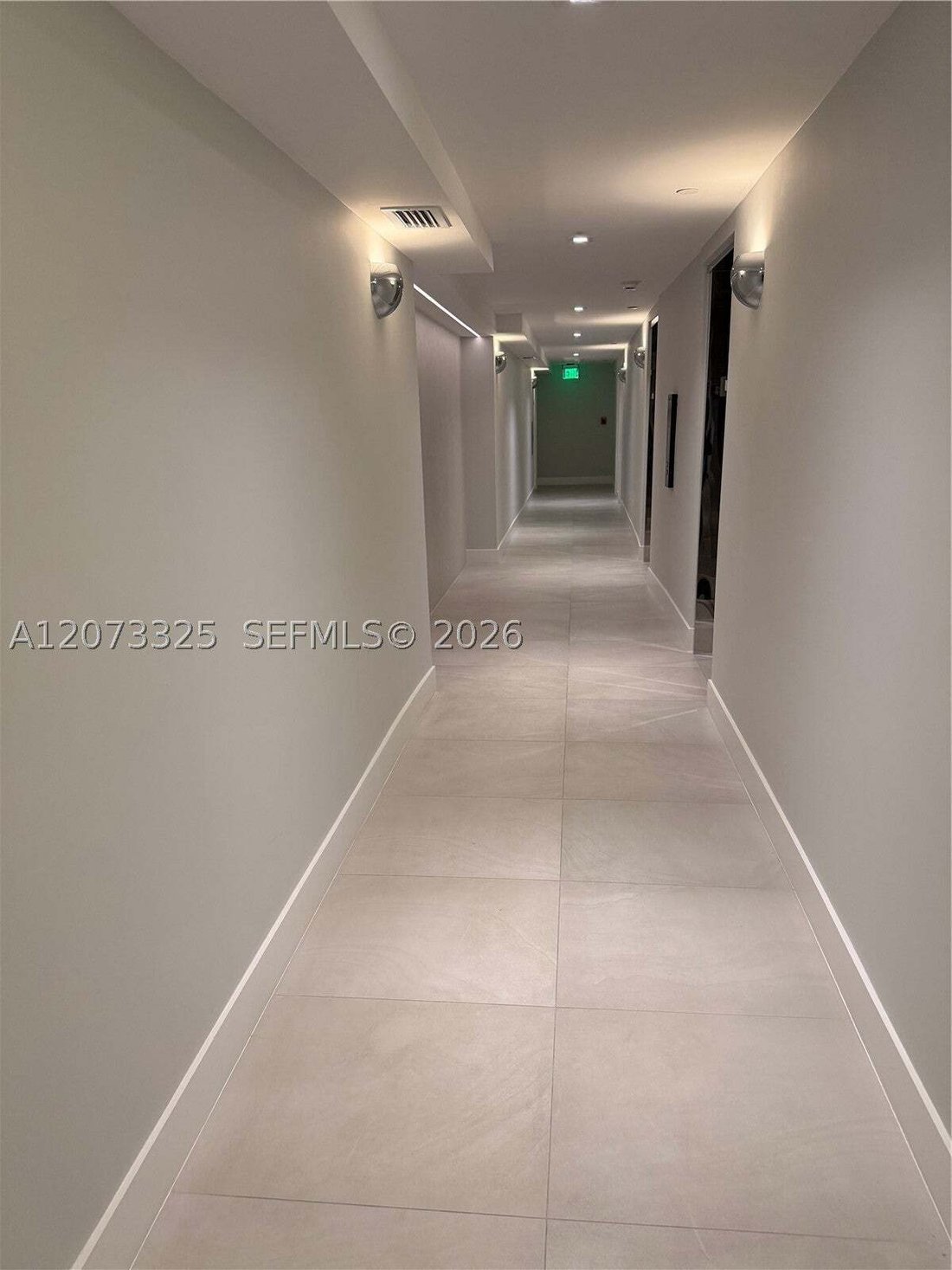 Condo in Miami Beach, Florida, United States 3 - 18687293
