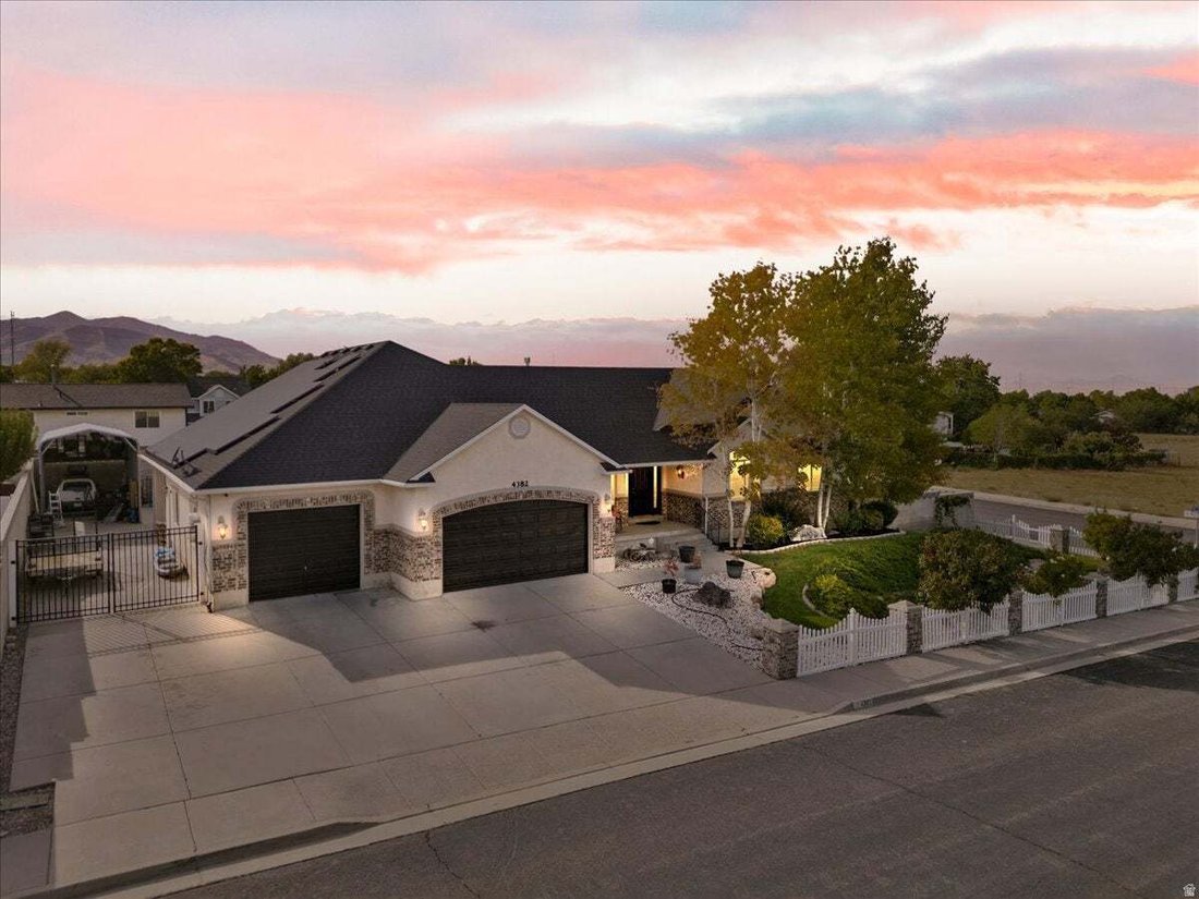 House in West Valley City, Utah, United States 1 - 18689923