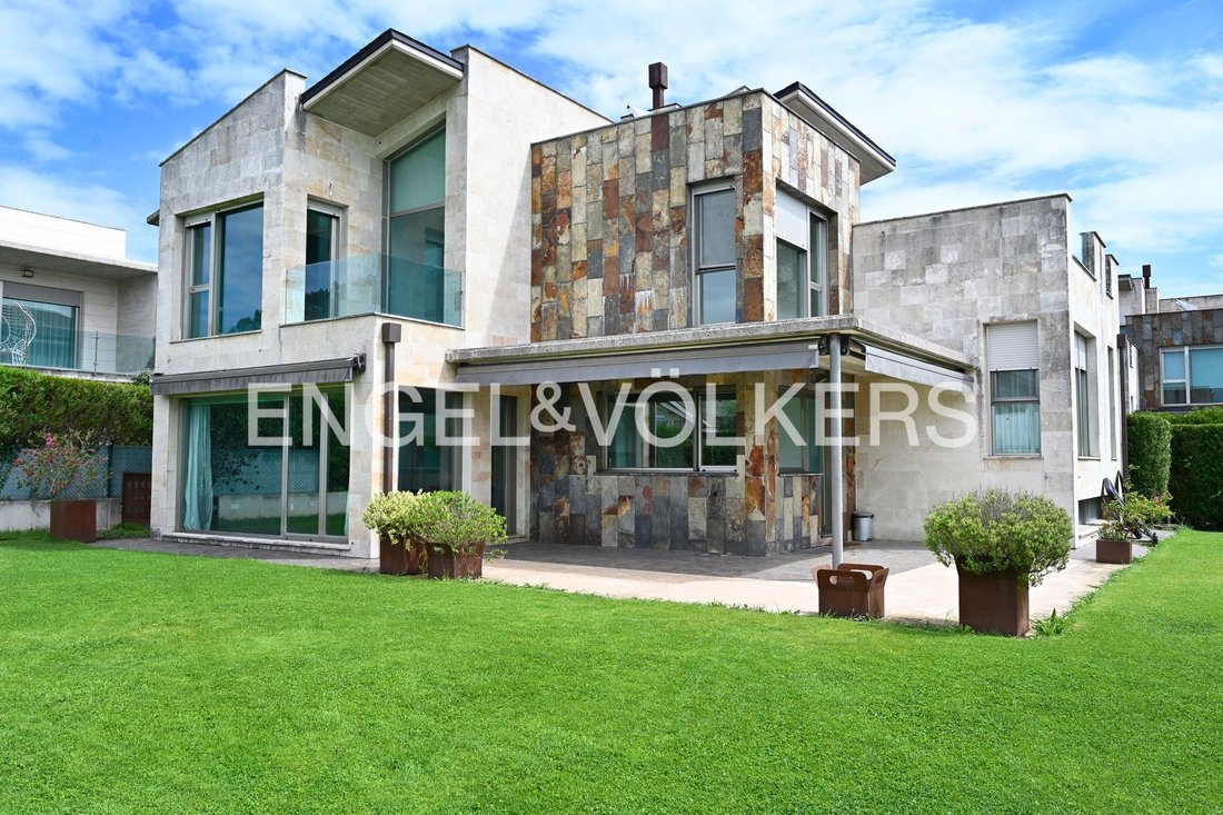 House in Santa Cruz de Bezana, Cantabria, Spain 3 - 17923486