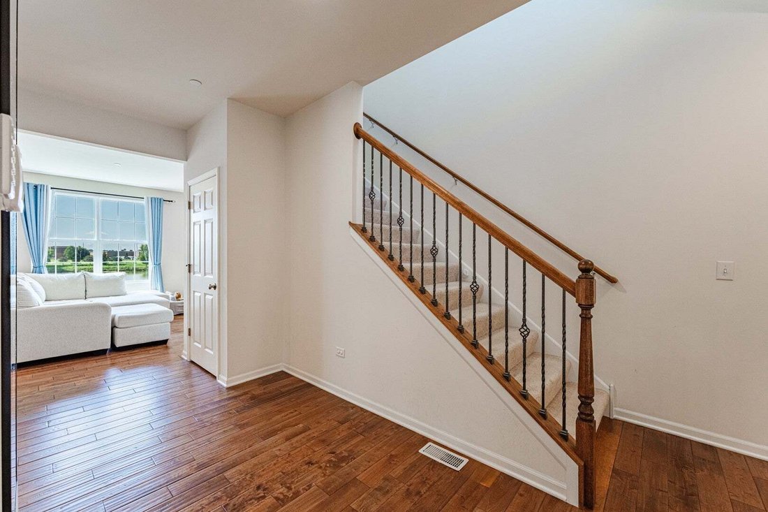 Condo in Naperville, Illinois, United States 3 - 18690440