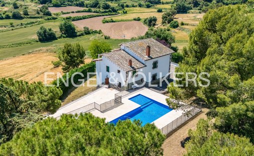 Country House in Sant Feliu Sasserra, Catalonia, Spain 1