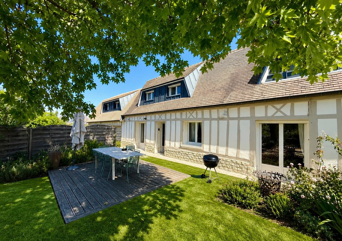 Estate in Saint-Martin-de-Boscherville, Normandy, France 1 - 18689881