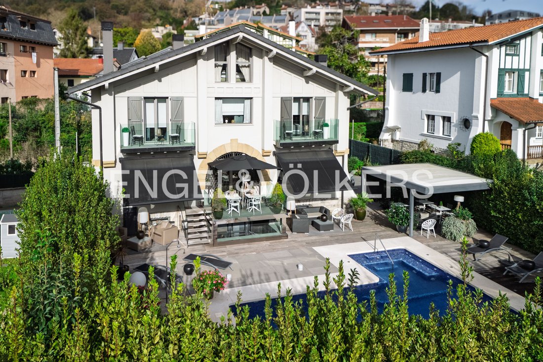 Villa in Ekialdea, Donostia-San Sebastian, Spain 2 - 17650381