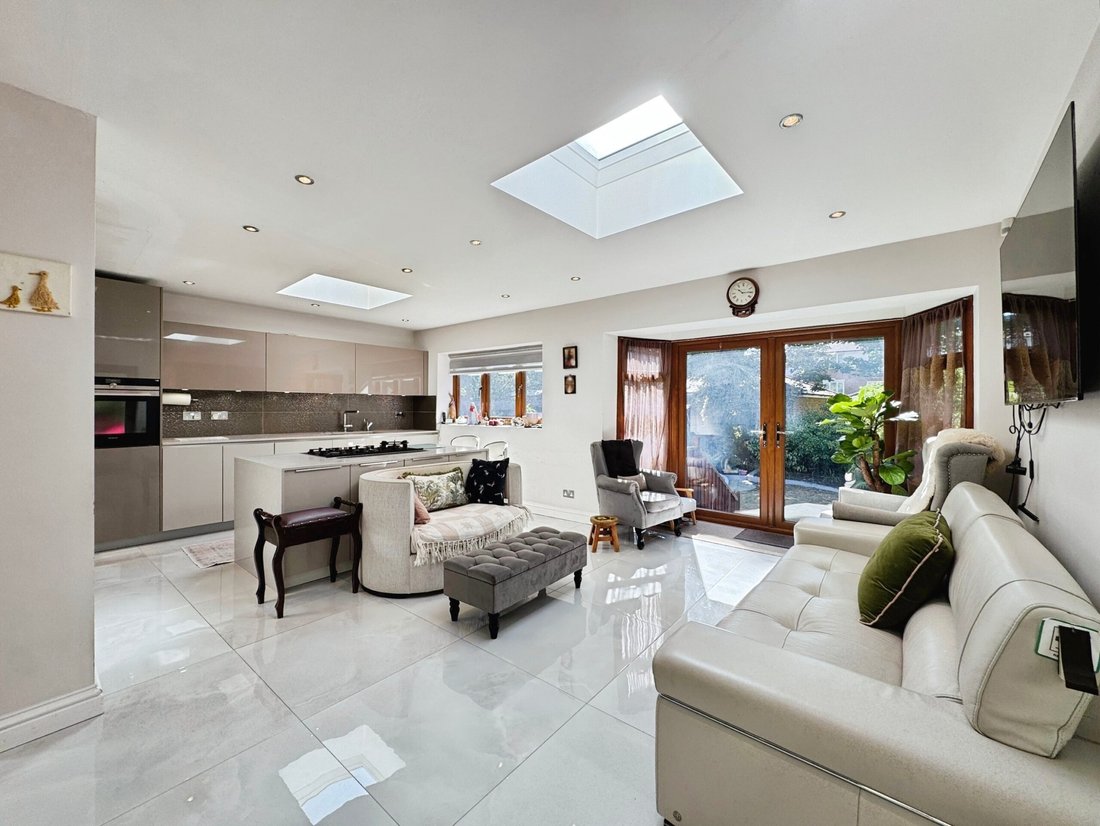 House in Edgware, Barnet, England 3 - 18689306