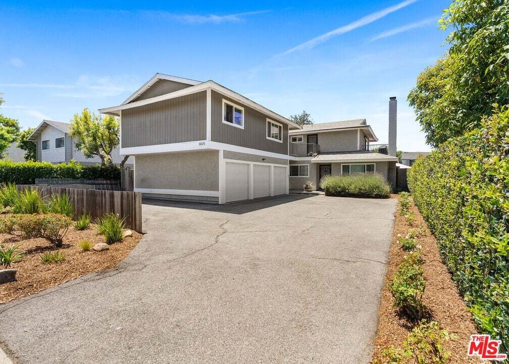 Costa Mesa, California, United States 1 - 18689814