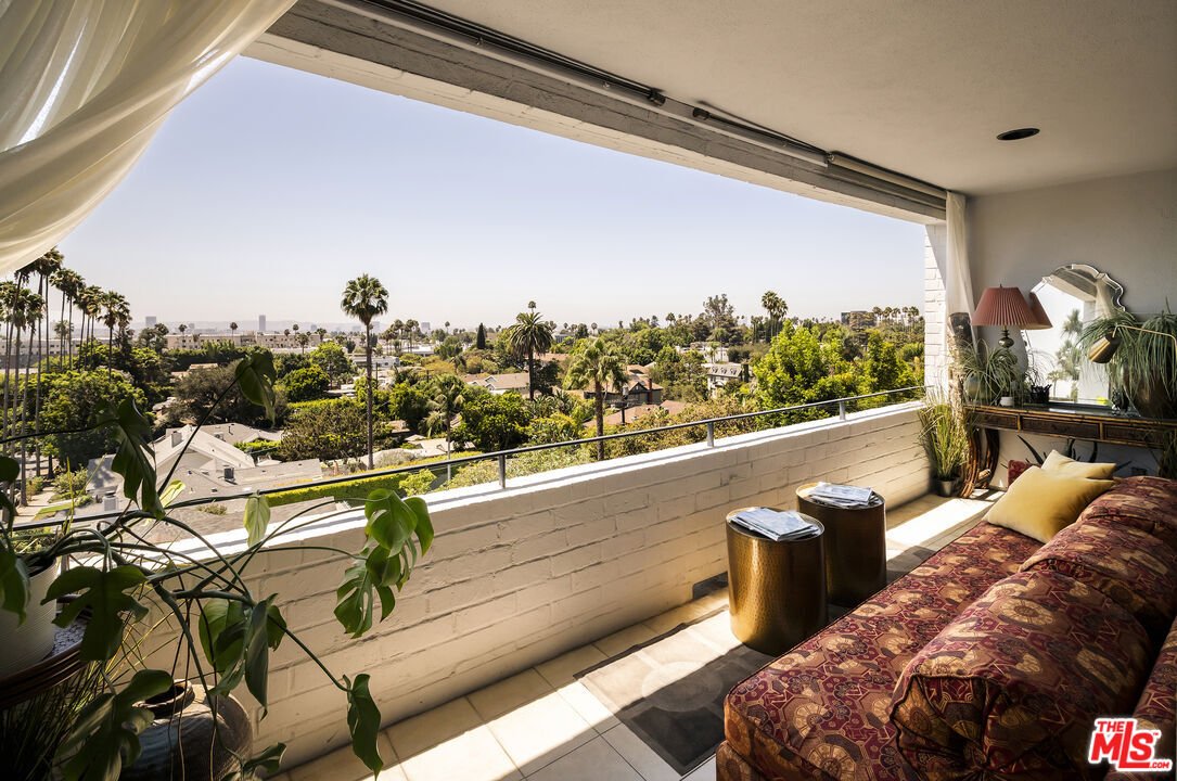 Condo in Los Angeles, California, United States 2 - 18691082