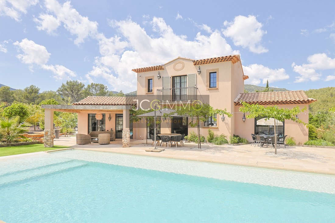 Villa en Solliès-Toucas, Provenza-Alpes-Costa Azul, Francia 1 - 18690971