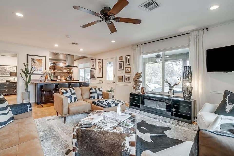 House in Granbury, Texas, United States 5 - 18690828
