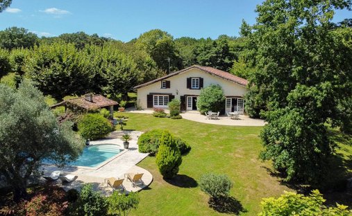 House in Sainte-Marie-de-Gosse, Nouvelle-Aquitaine, France 1