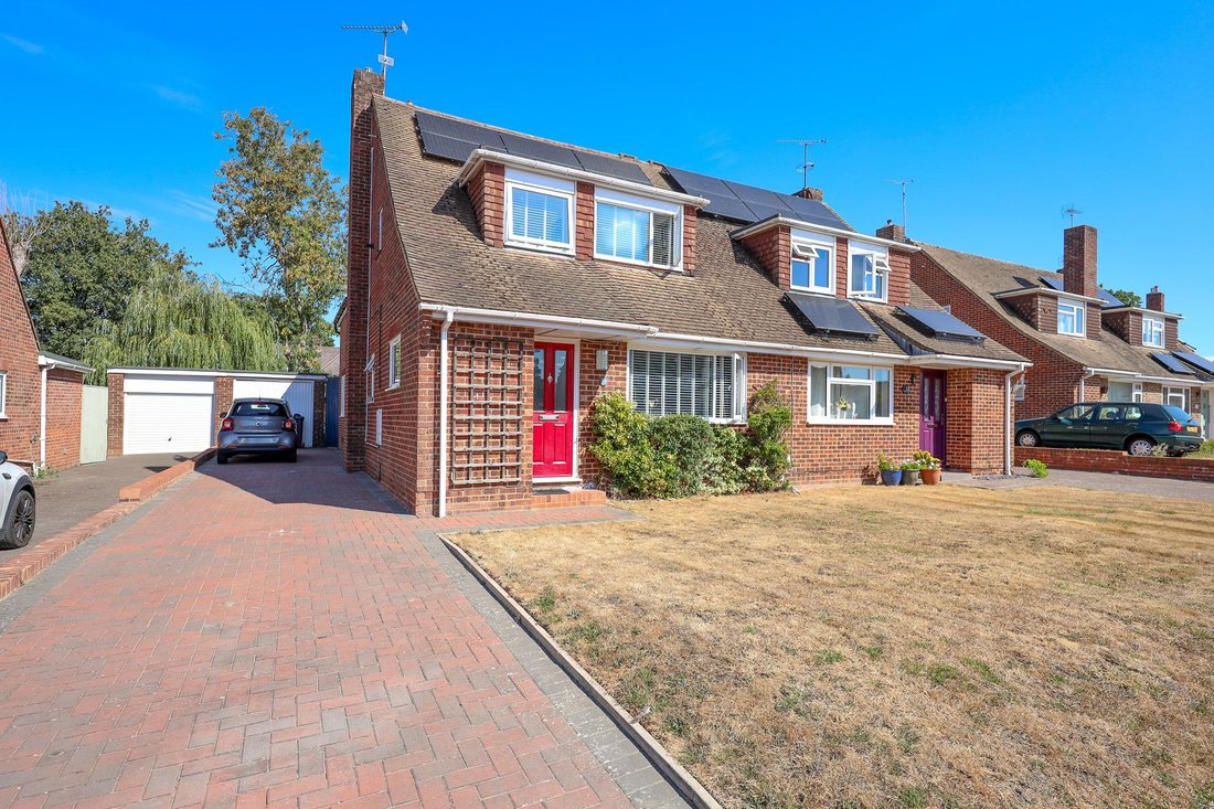 House in Burgess Hill, England 1 - 18688217