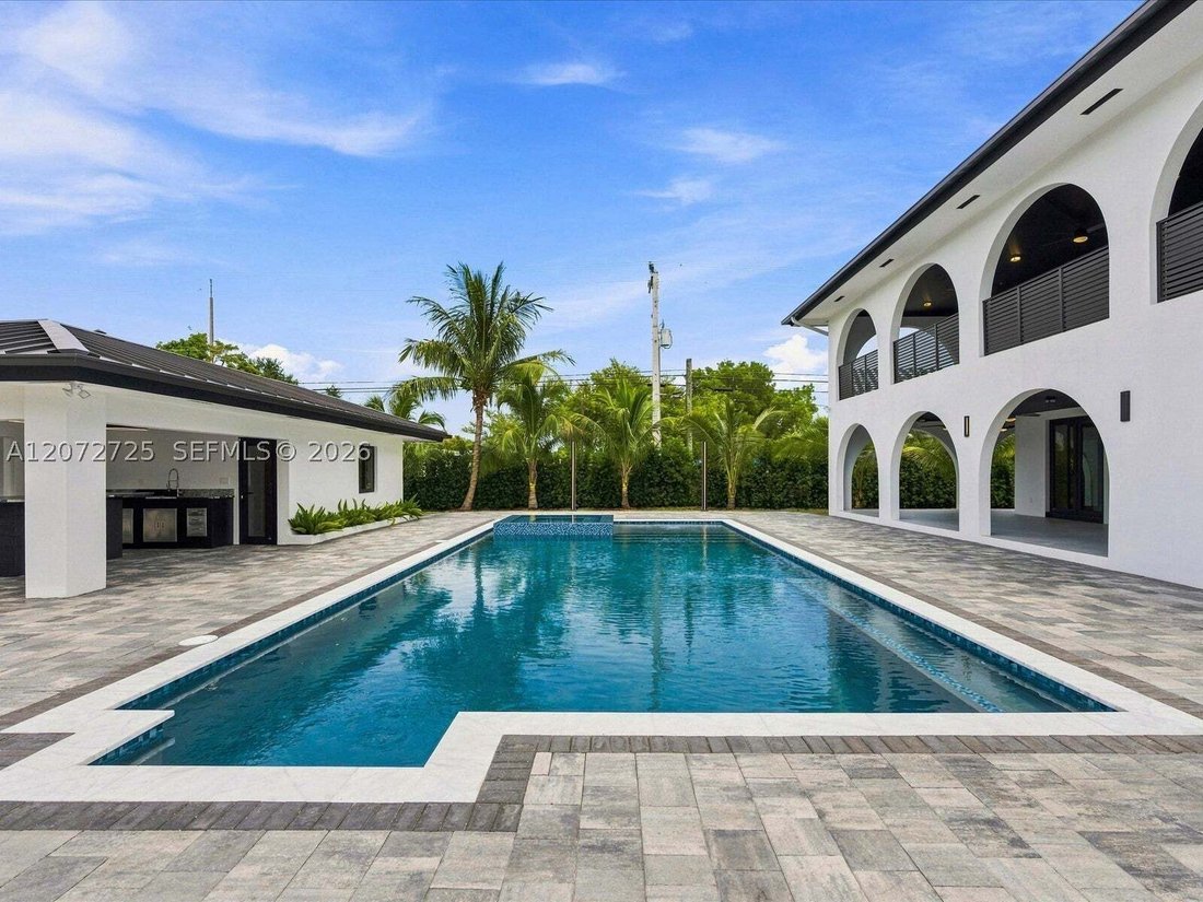 House in Miami, Florida, United States 5 - 18687290