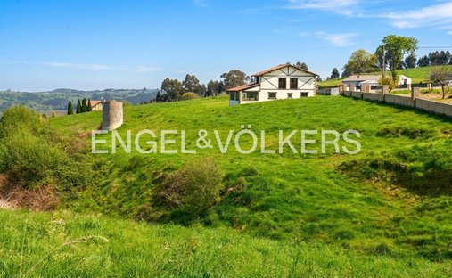 Casa de Campo en San Vicente de la Barquera, Cantabria, España 1