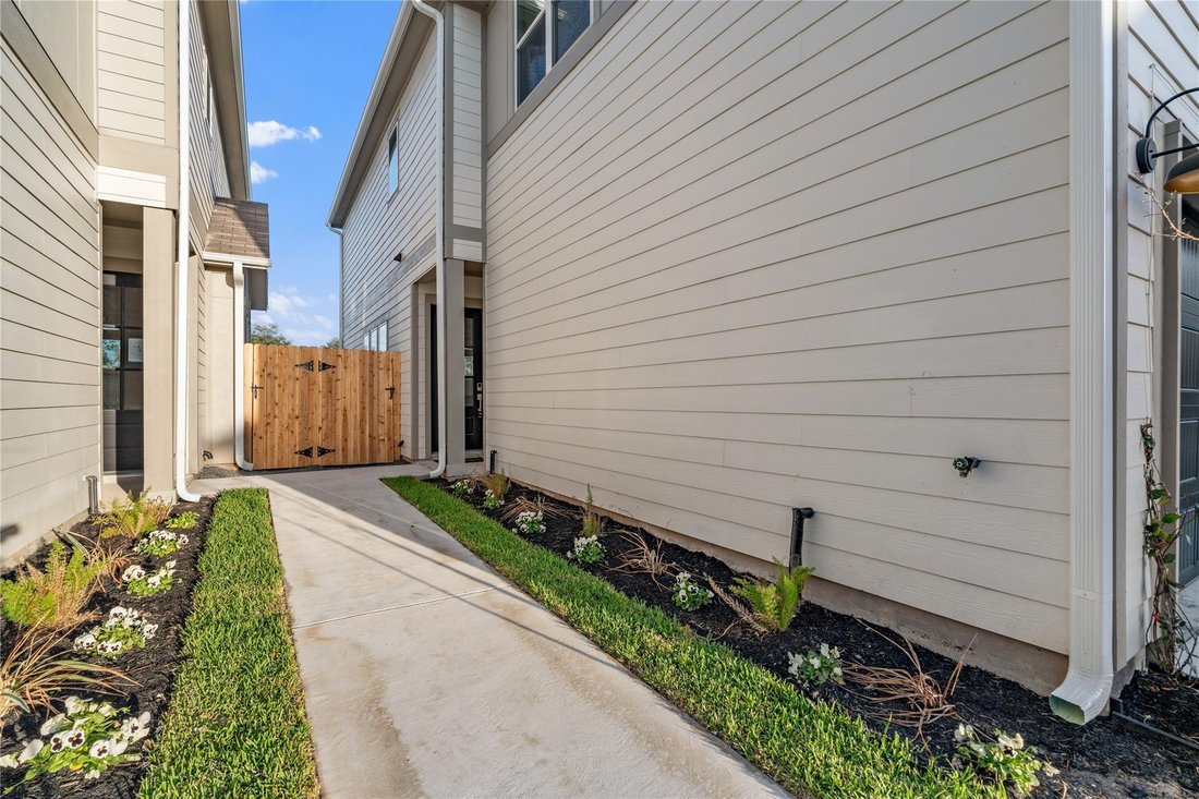 Houston, Texas, United States 3 - 18690223