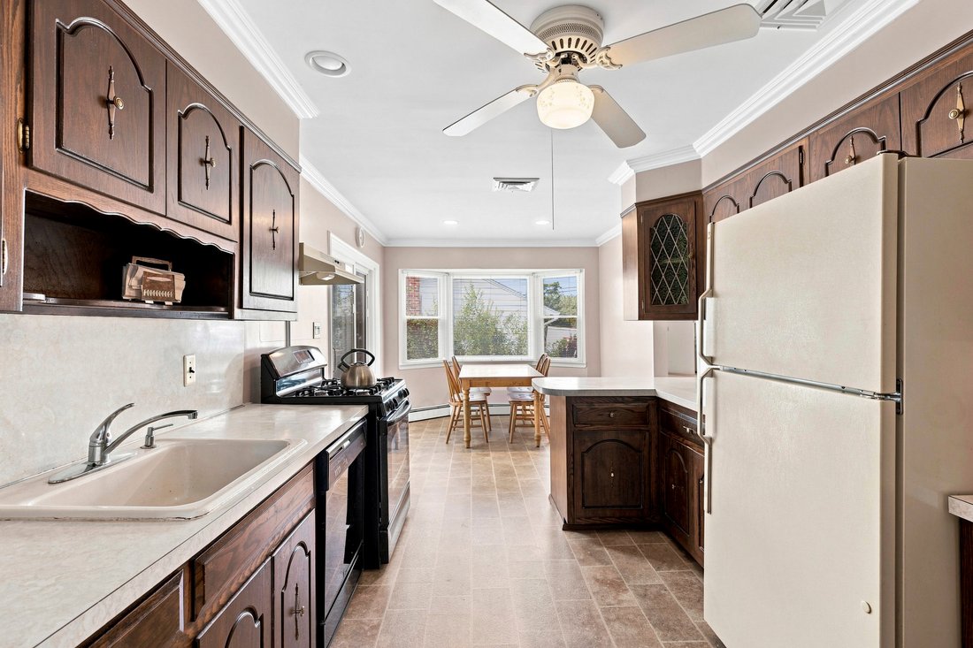 Casa a Commack, New York, Stati Uniti 4 - 18672404