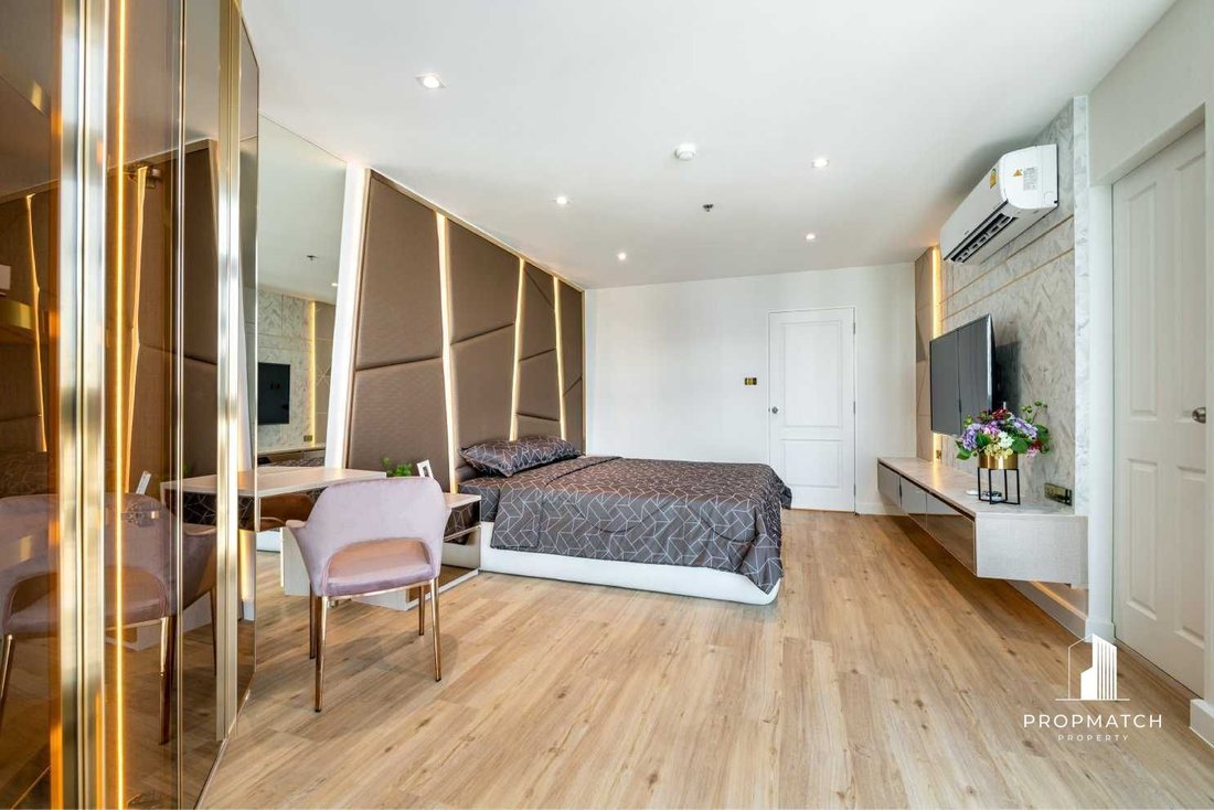 Condo in Bangkok, Bangkok, Thailand 1 - 18686747