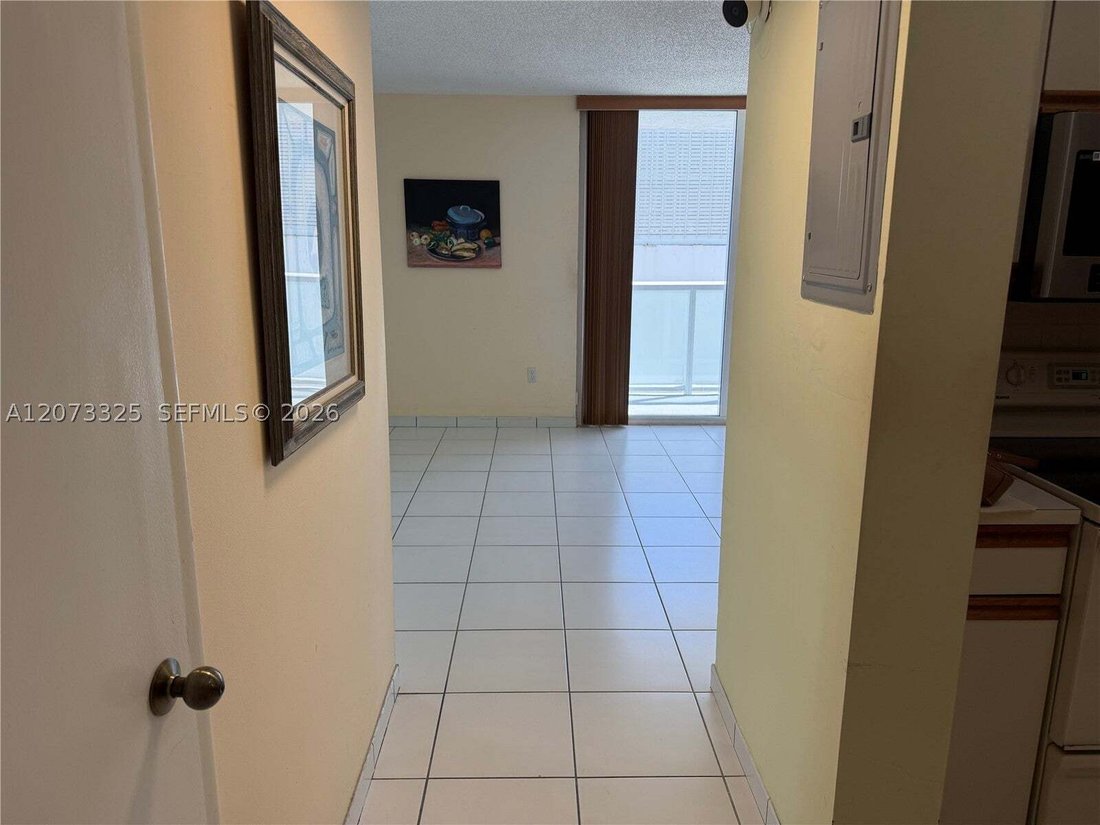 Condo in Miami Beach, Florida, United States 5 - 18687293